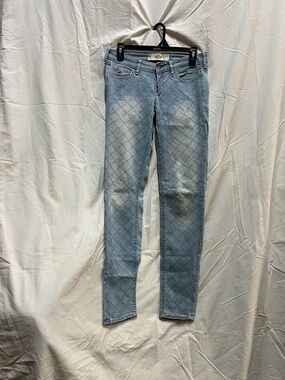 Hollister Light Blue Quilted Skinny Jeans with rhinestones on the quilt pattern